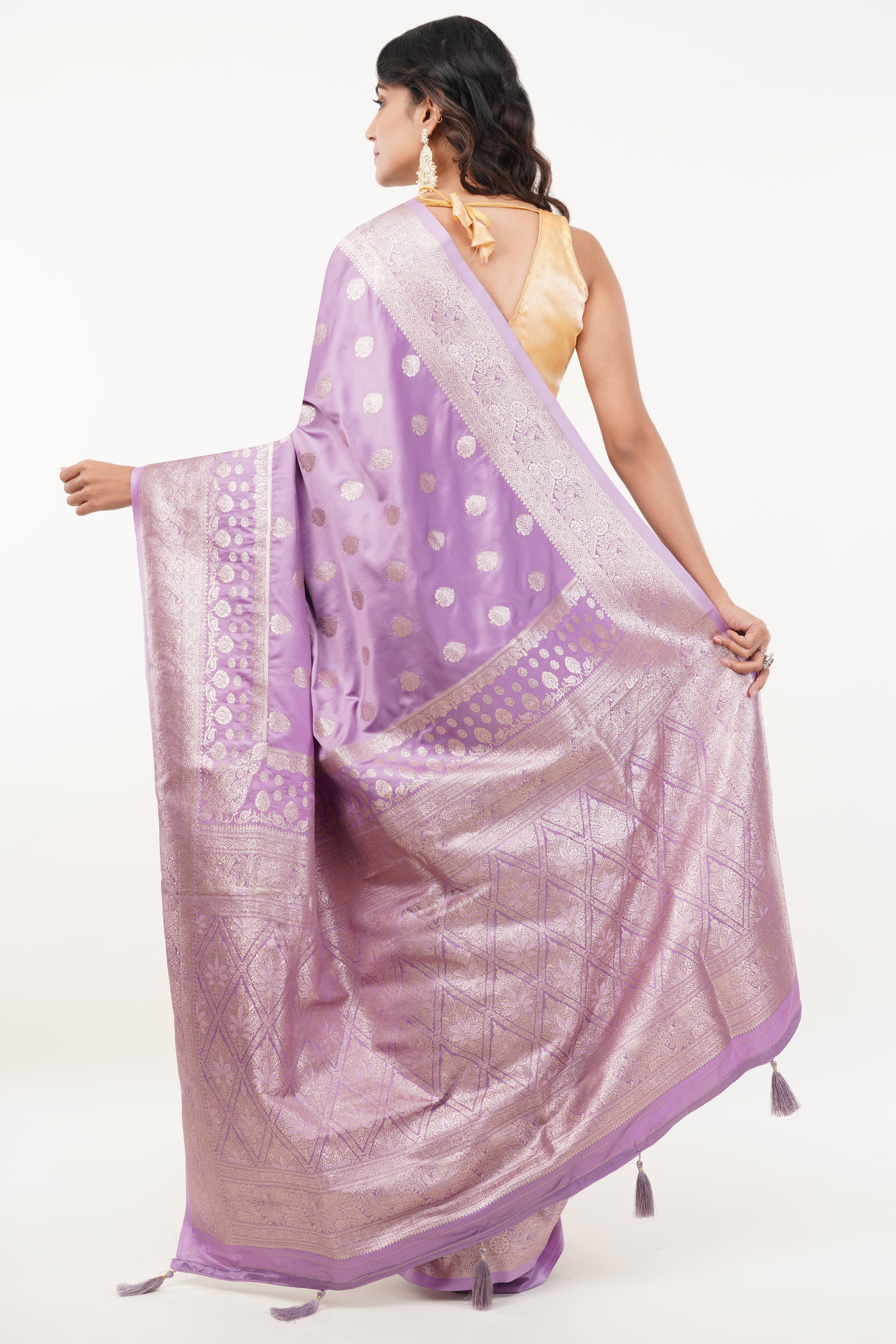 Lavender Saree for Women – Elegant Golden Floral & Paisley Embroidery, Richly Embellished Border & Flowing Pallu, Perfect for Festive Occasions